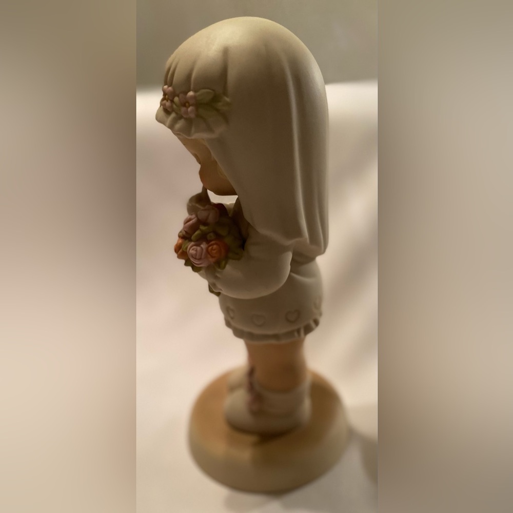 Memories Of Yesterday Enesco Figurine Here Comes the Bride God Bless Her Enesco - Picture 7 of 7